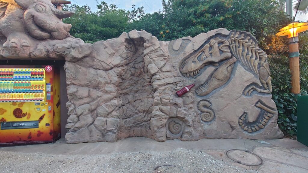 コカ・コーラを飲むTーrex